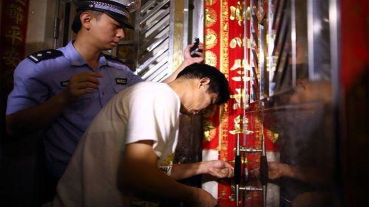 河源请开锁师傅开了锁后，师傅为什么一般都不进门，就算主人请也不进去？